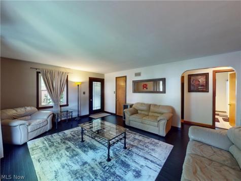 1051 Crown Avenue Ravenna OH 44266