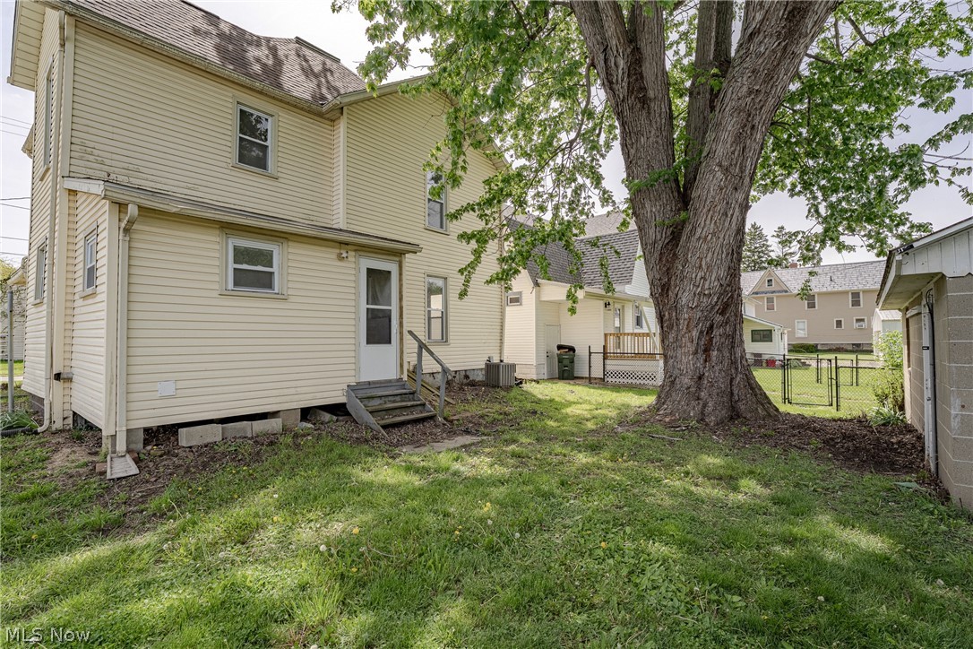 244 Jones Street Shreve OH 44676