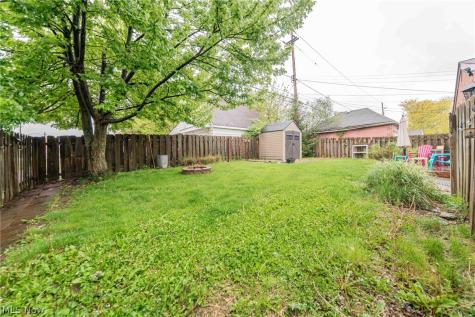 9011 Torrance Avenue Brooklyn OH 44144