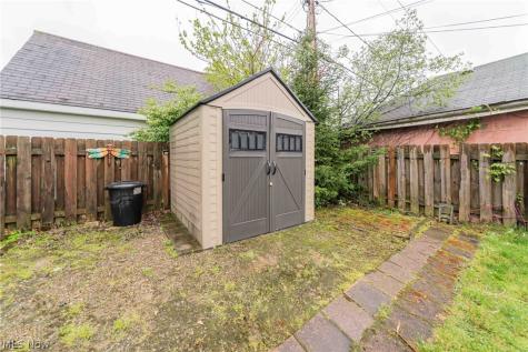 9011 Torrance Avenue Brooklyn OH 44144