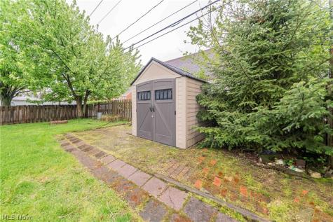 9011 Torrance Avenue Brooklyn OH 44144
