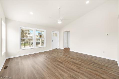 1328 Hazelwood Akron OH 44305