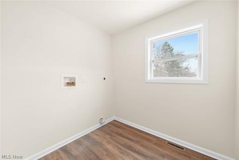 1328 Hazelwood Akron OH 44305