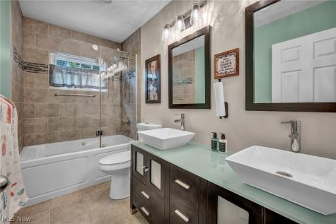 8600 Brentwood Drive Olmsted Twp OH 44138
