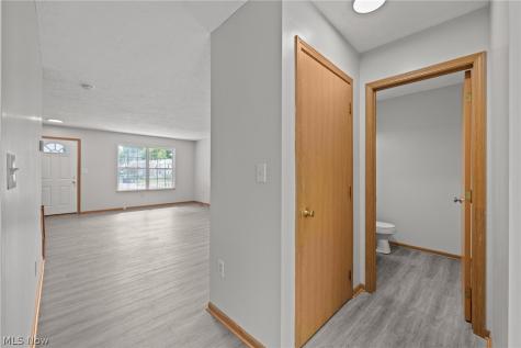 1117 Smithfarm Akron OH 44305