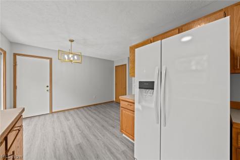 1117 Smithfarm Akron OH 44305