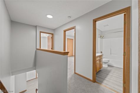 1117 Smithfarm Akron OH 44305