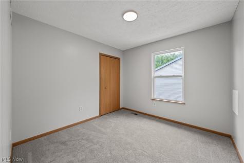 1117 Smithfarm Akron OH 44305