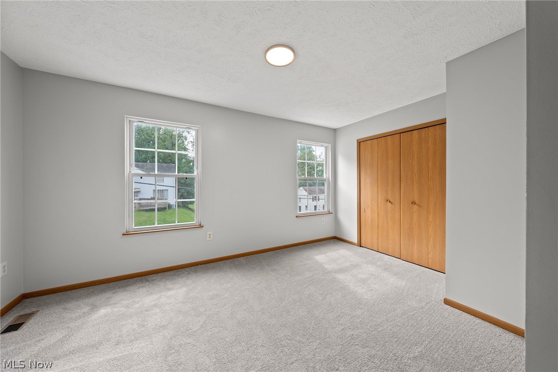 1117 Smithfarm Akron OH 44305