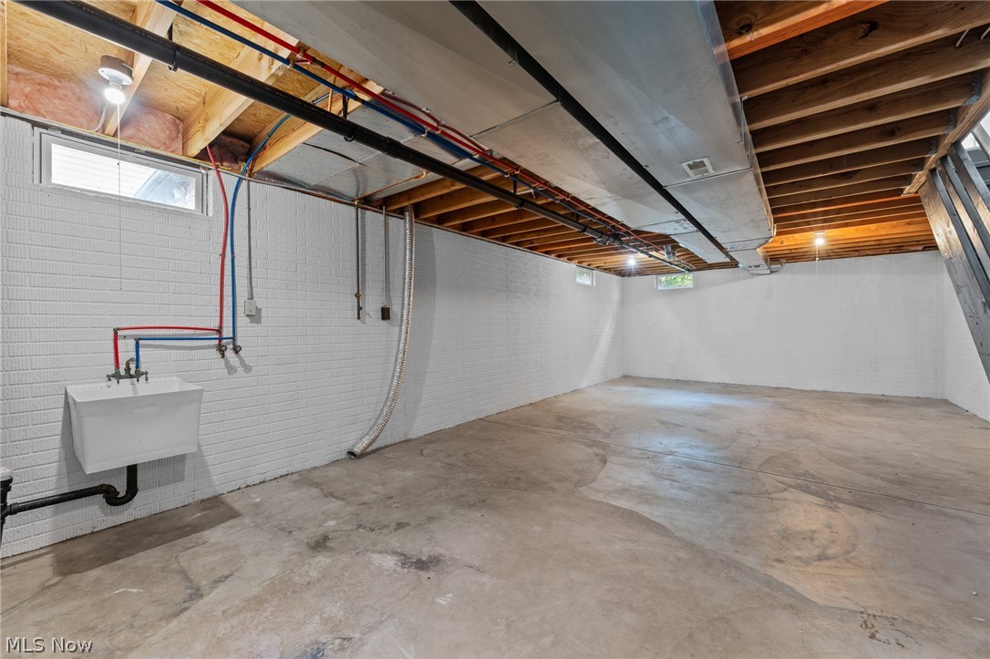 1117 Smithfarm Akron OH 44305