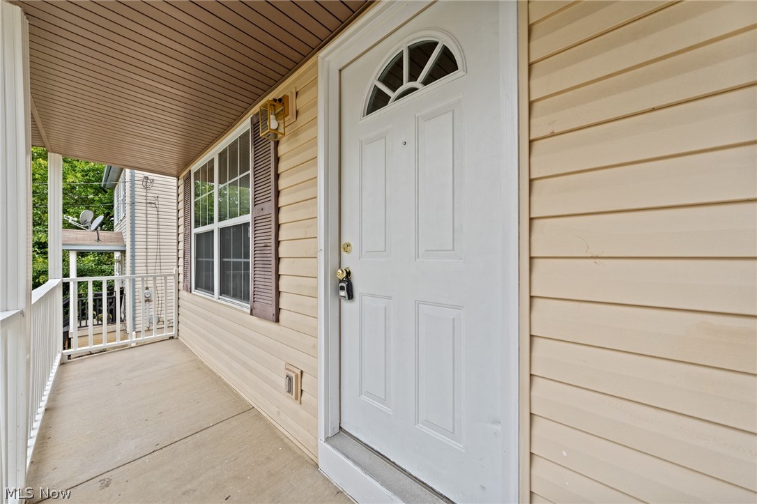 1117 Smithfarm Akron OH 44305