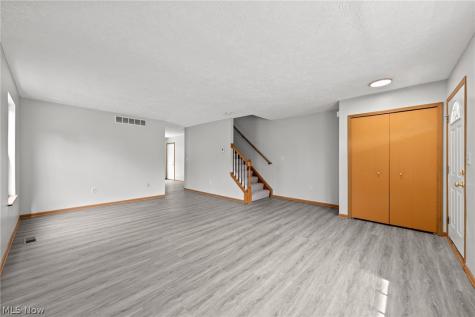1117 Smithfarm Akron OH 44305