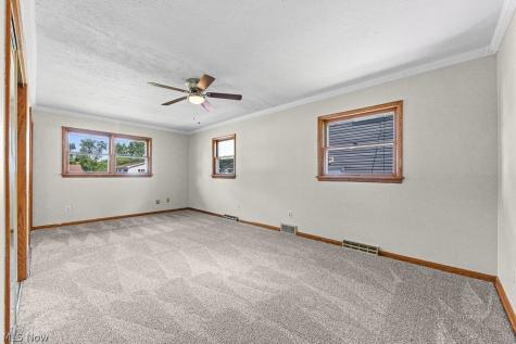 681 Newton Avenue Barberton OH 44203