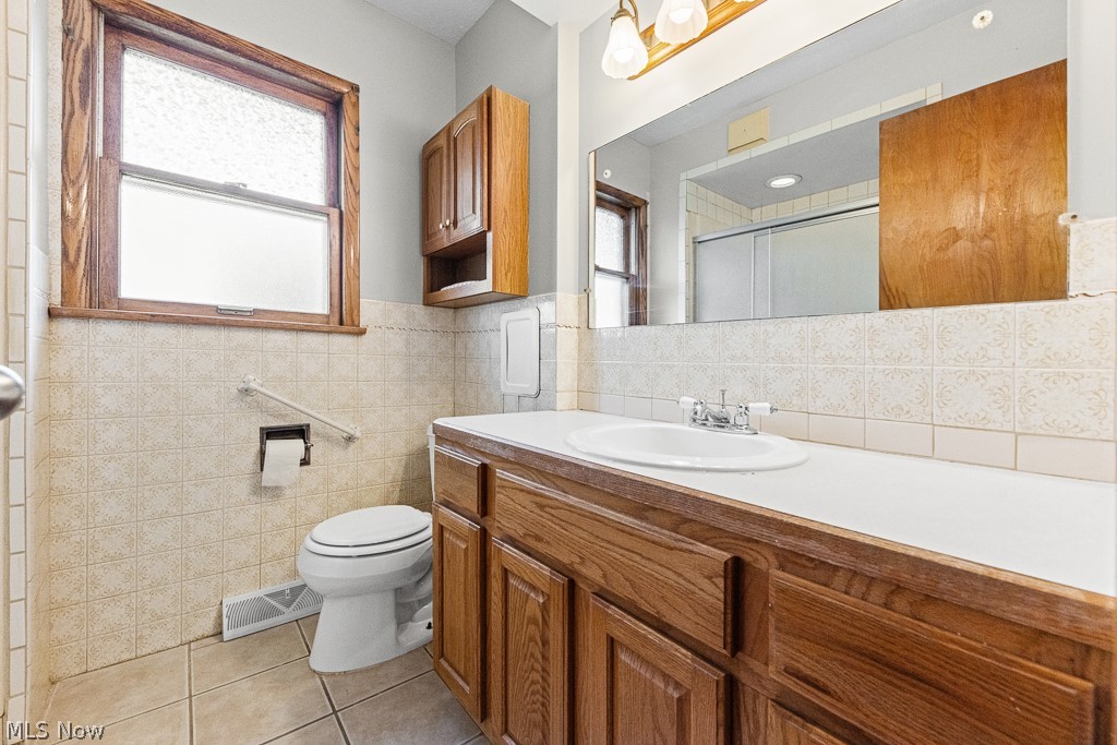 681 Newton Avenue Barberton OH 44203