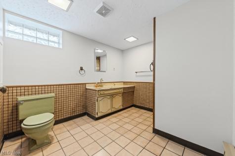 681 Newton Avenue Barberton OH 44203