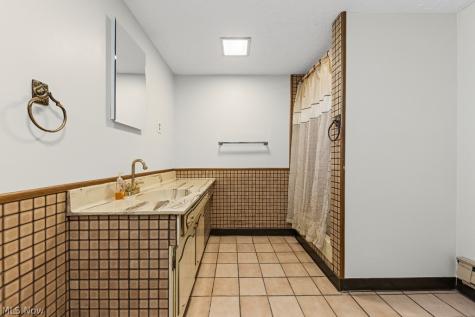 681 Newton Avenue Barberton OH 44203