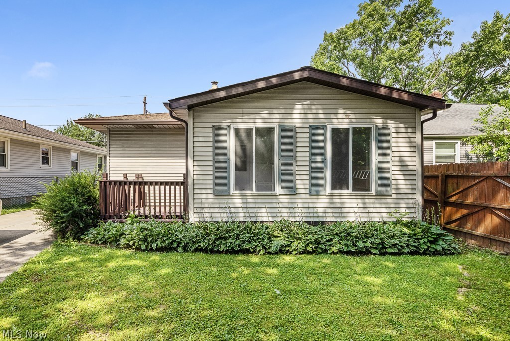 681 Newton Avenue Barberton OH 44203