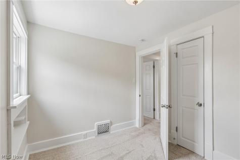 1551 Preston Avenue Akron OH 44305