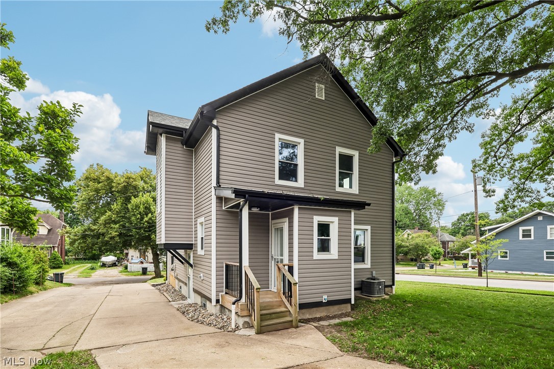 1551 Preston Avenue Akron OH 44305