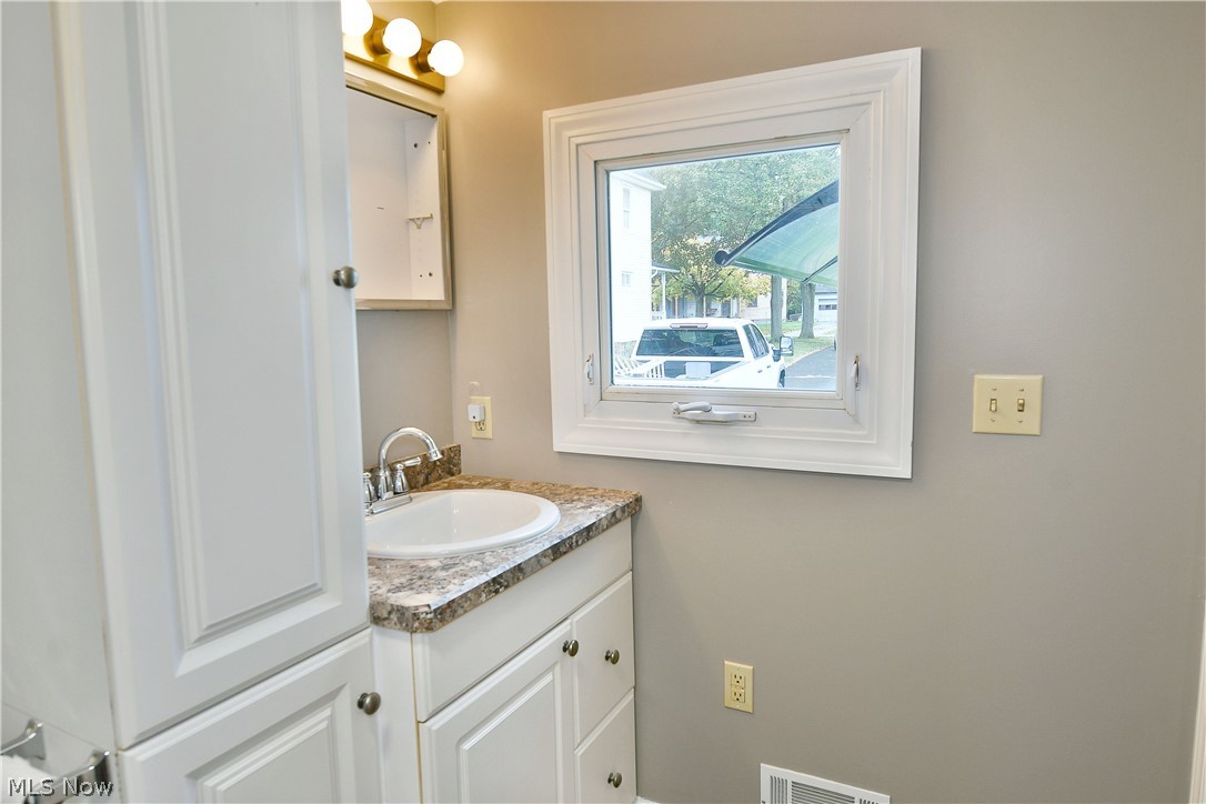 5 Delaware Avenue Poland OH 44514