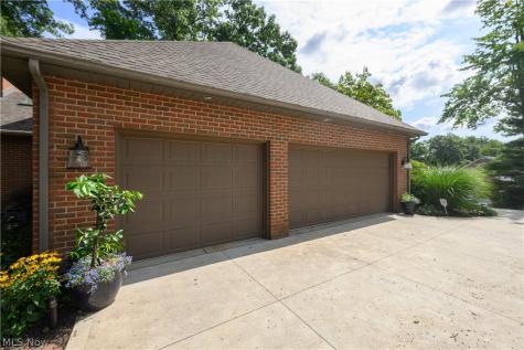 4063 Dunoon Circle NW Canton OH 44718