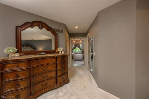 4063 Dunoon Circle NW Canton OH 44718