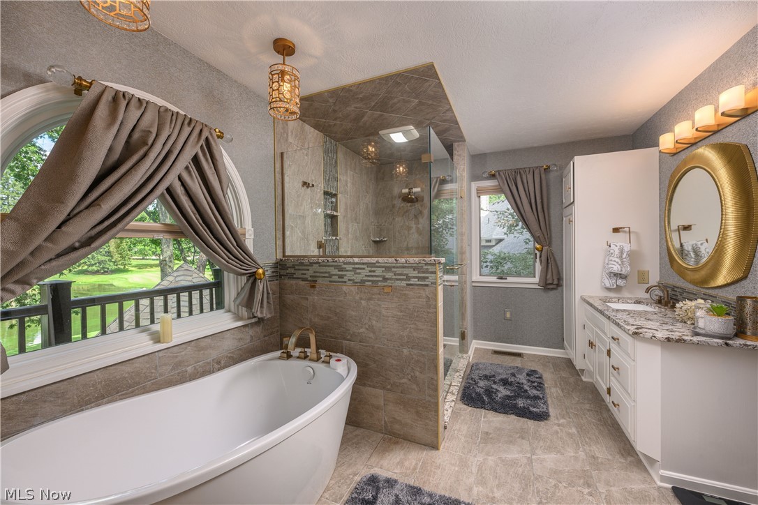 4063 Dunoon Circle NW Canton OH 44718