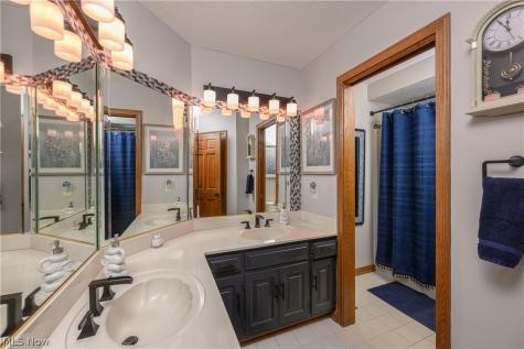 4063 Dunoon Circle NW Canton OH 44718
