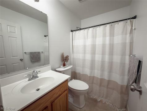 1669 Seabiscuit Drive NE Canton OH 44721