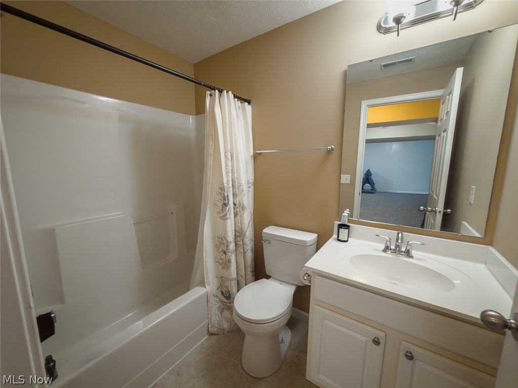 1669 Seabiscuit Drive NE Canton OH 44721