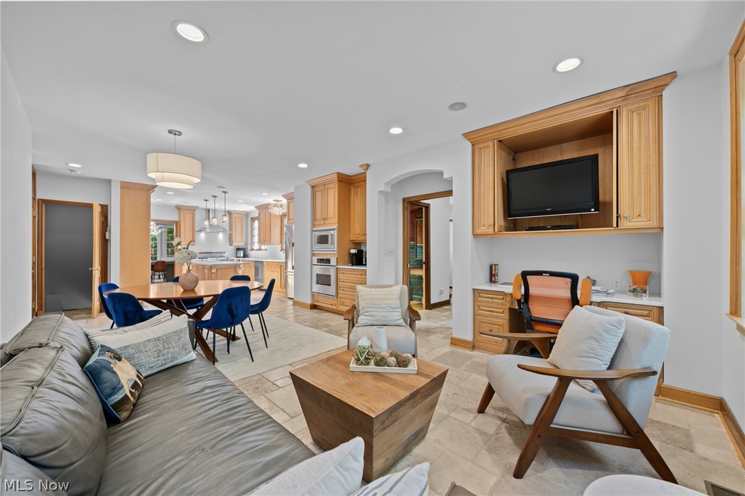 2708 Dryden Road Shaker Heights OH 44122