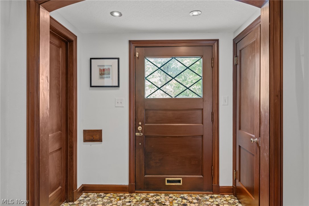 2708 Dryden Road Shaker Heights OH 44122