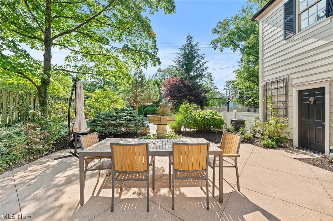 2708 Dryden Road Shaker Heights OH 44122
