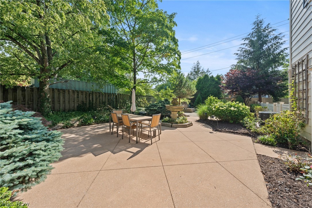 2708 Dryden Road Shaker Heights OH 44122