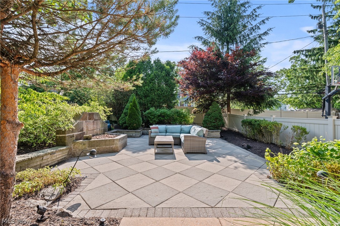 2708 Dryden Road Shaker Heights OH 44122