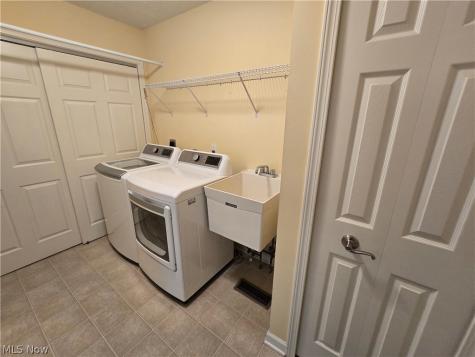 5345 Lake Forest Reserve Lane Brunswick Hills OH 44212