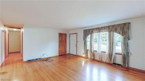 1200 Doralee Drive Mogadore OH 44260