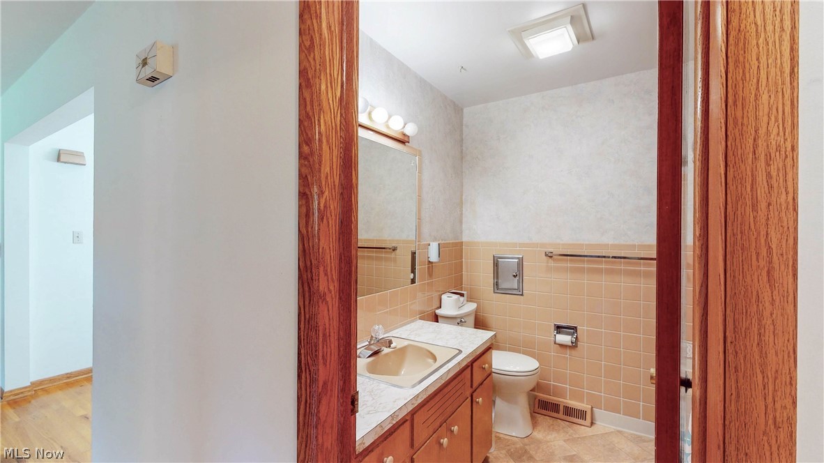 1200 Doralee Drive Mogadore OH 44260