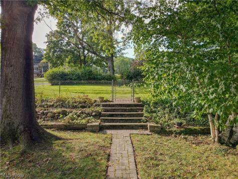 1200 Doralee Drive Mogadore OH 44260