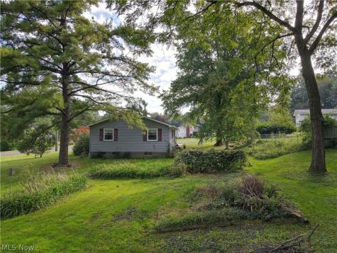 1200 Doralee Drive Mogadore OH 44260