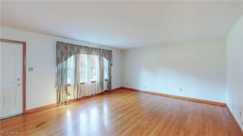 1200 Doralee Drive Mogadore OH 44260