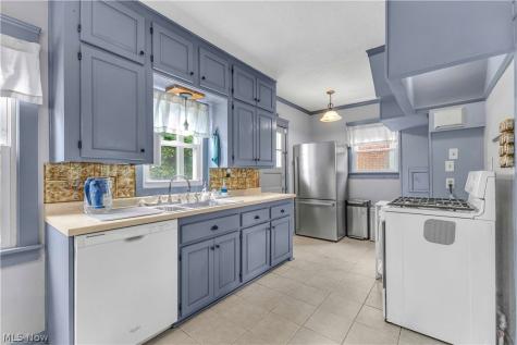 8102 Fernhill Avenue Parma OH 44129
