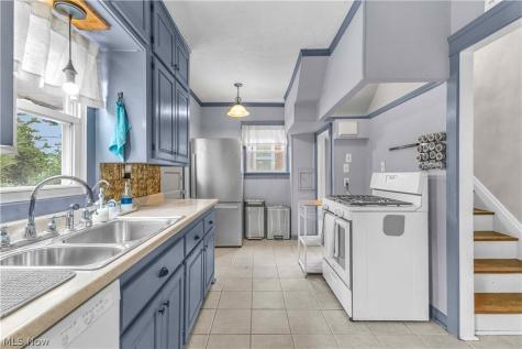 8102 Fernhill Avenue Parma OH 44129