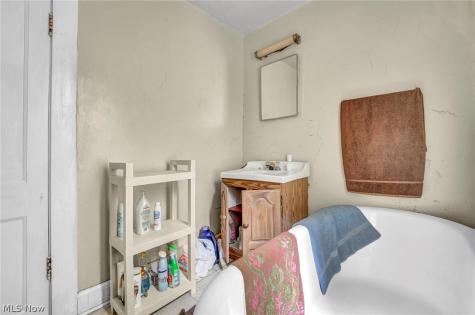 20667 Miller Avenue Euclid OH 44119
