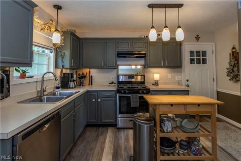 145 Tudor Avenue Akron OH 44312