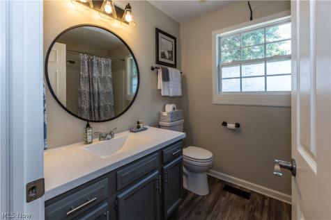 145 Tudor Avenue Akron OH 44312