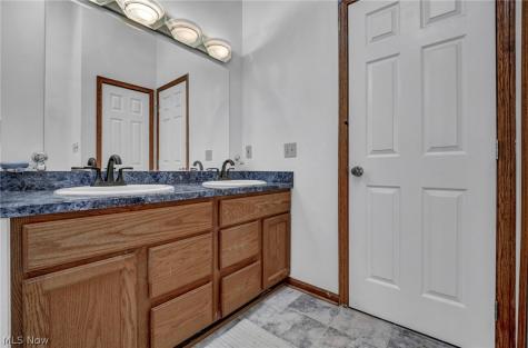 7358 Oakhill Road Bedford OH 44146
