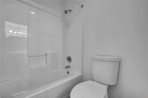 7358 Oakhill Road Bedford OH 44146