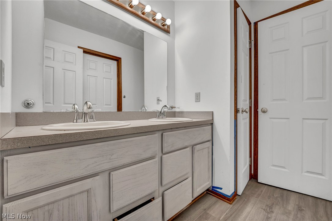 7358 Oakhill Road Bedford OH 44146