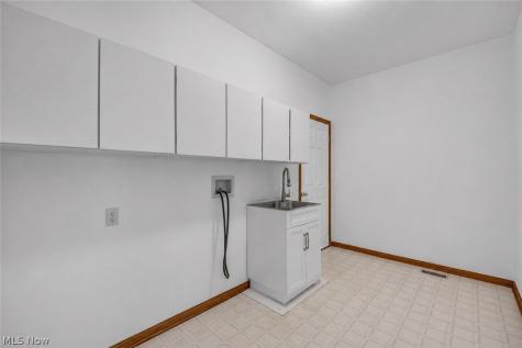 7358 Oakhill Road Bedford OH 44146